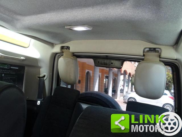 LAND ROVER Discovery 2.5 TD5 7 POSTI
