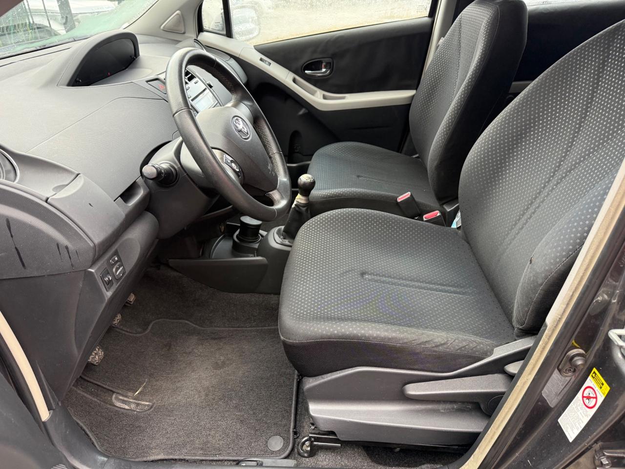 Toyota Yaris 1.0 5 porte Sol