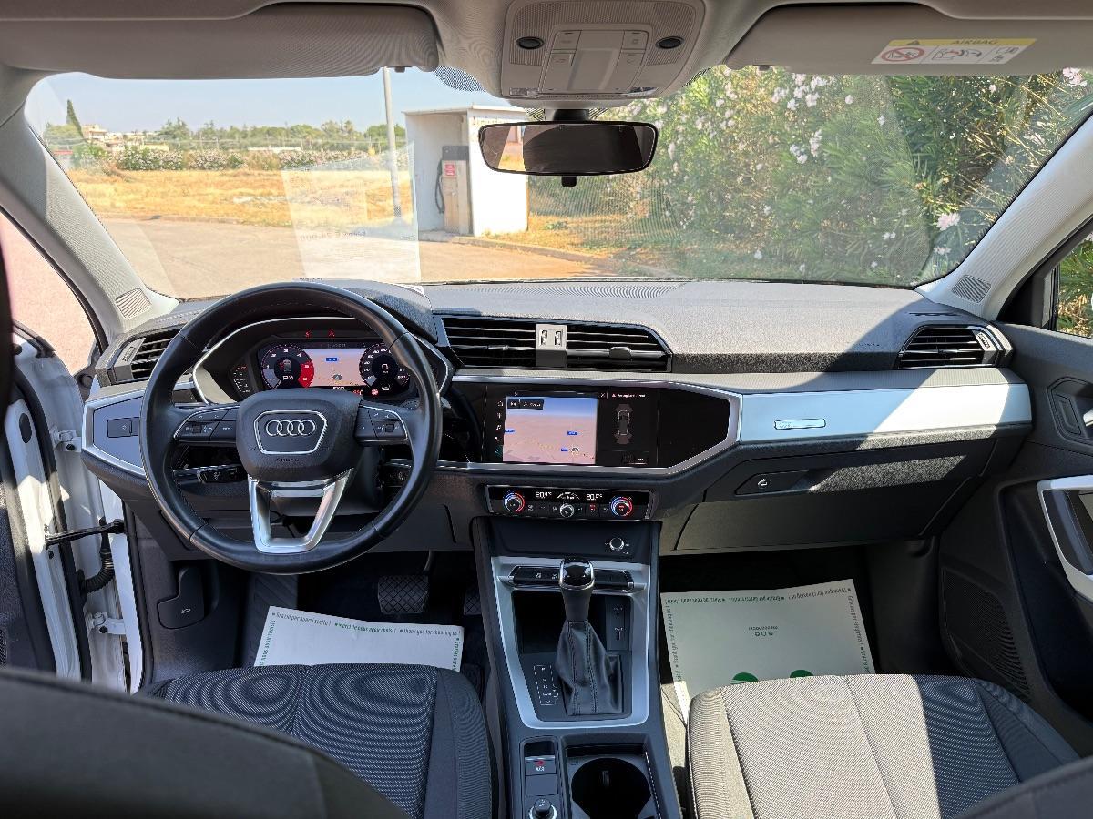 AUDI - Q3 - 35 TDI S tronic Business Advanced