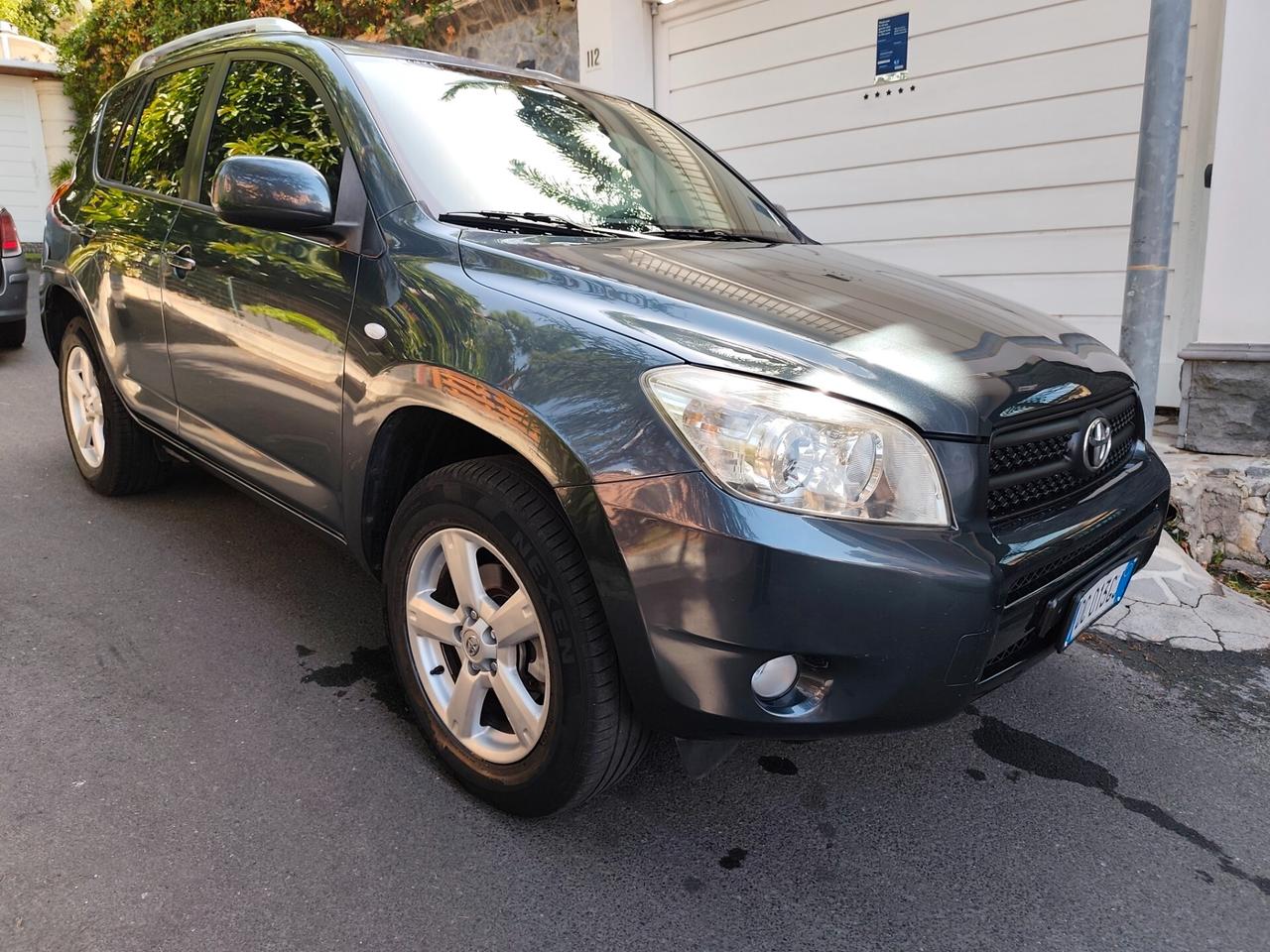 Toyota RAV 4 2.2 136 CV 2006