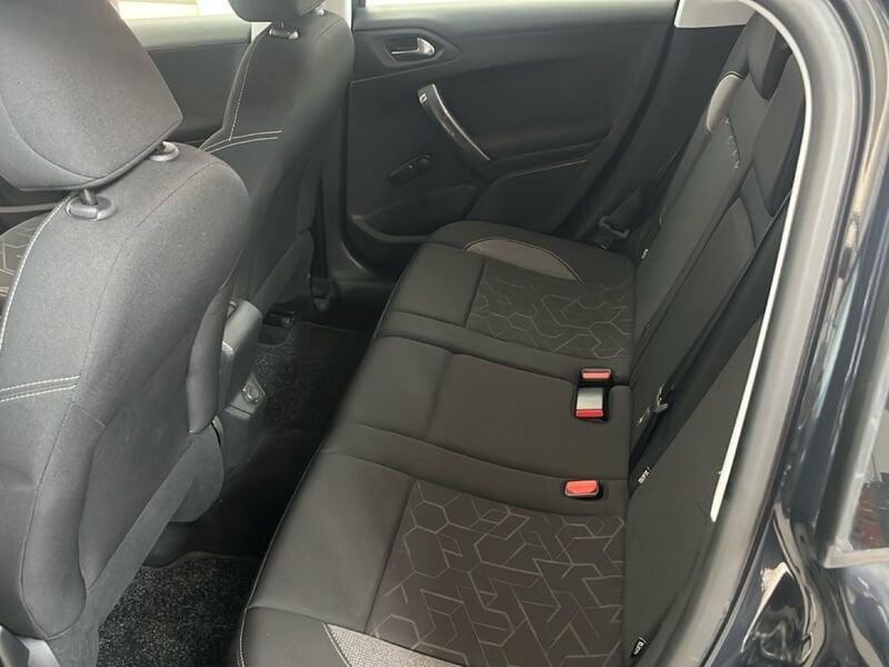 Peugeot 2008 BlueHDi 100cv Allure