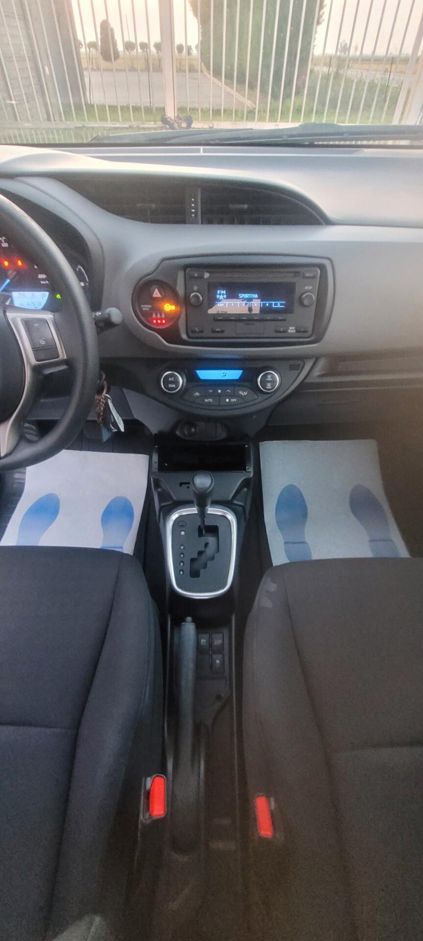 Toyota Yaris 1.5 Hybrid 5 porte Cool