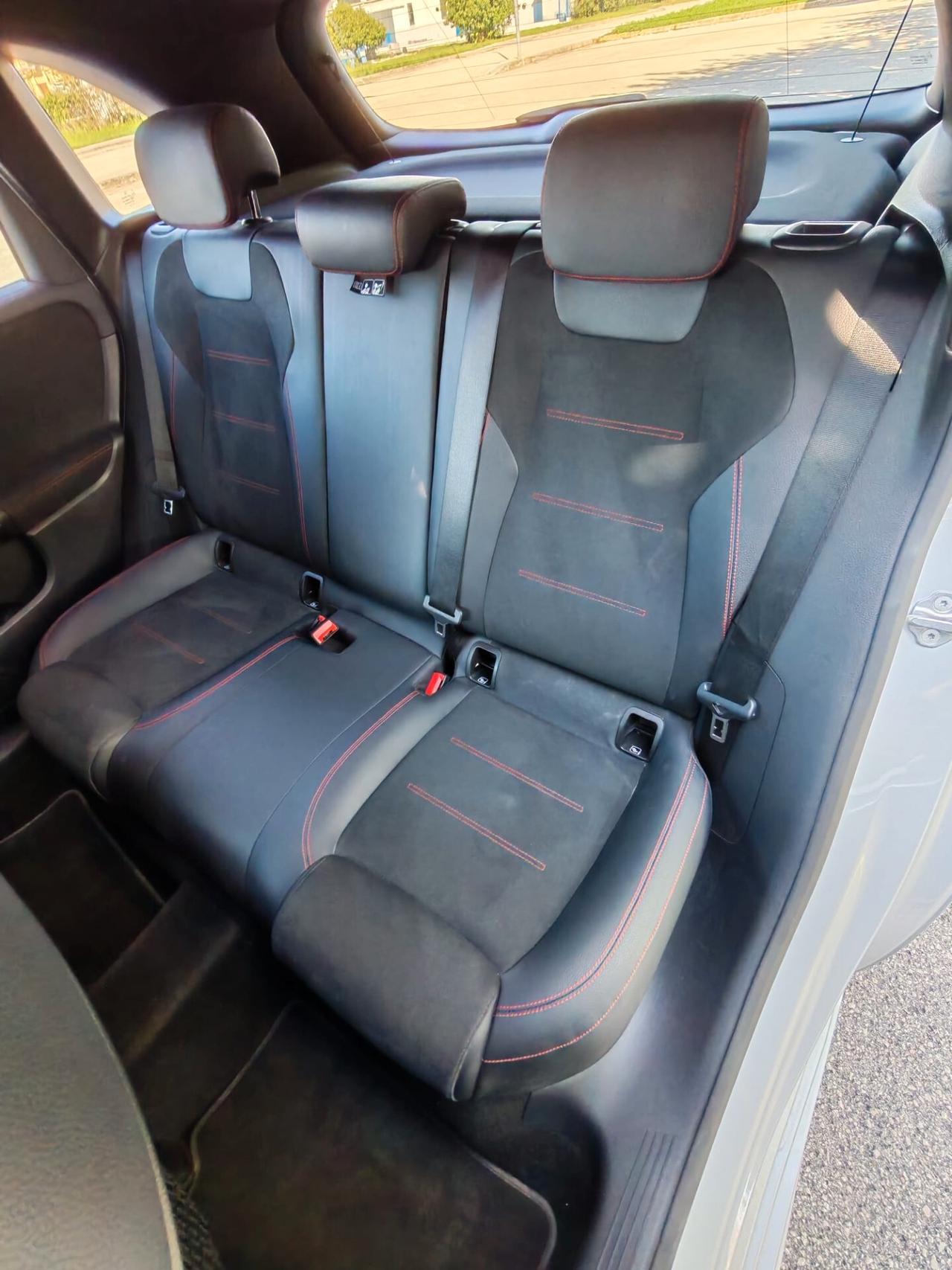 Mercedes-benz B 180 d Premium AMG Line