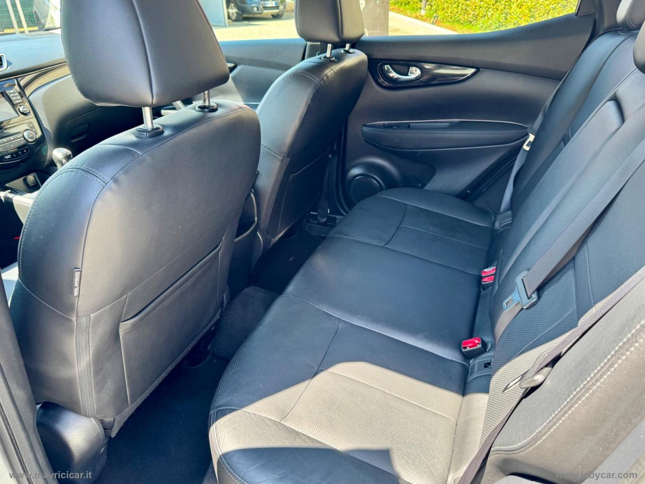 NISSAN Qashqai 1.6 dCi 4WD N-Connecta