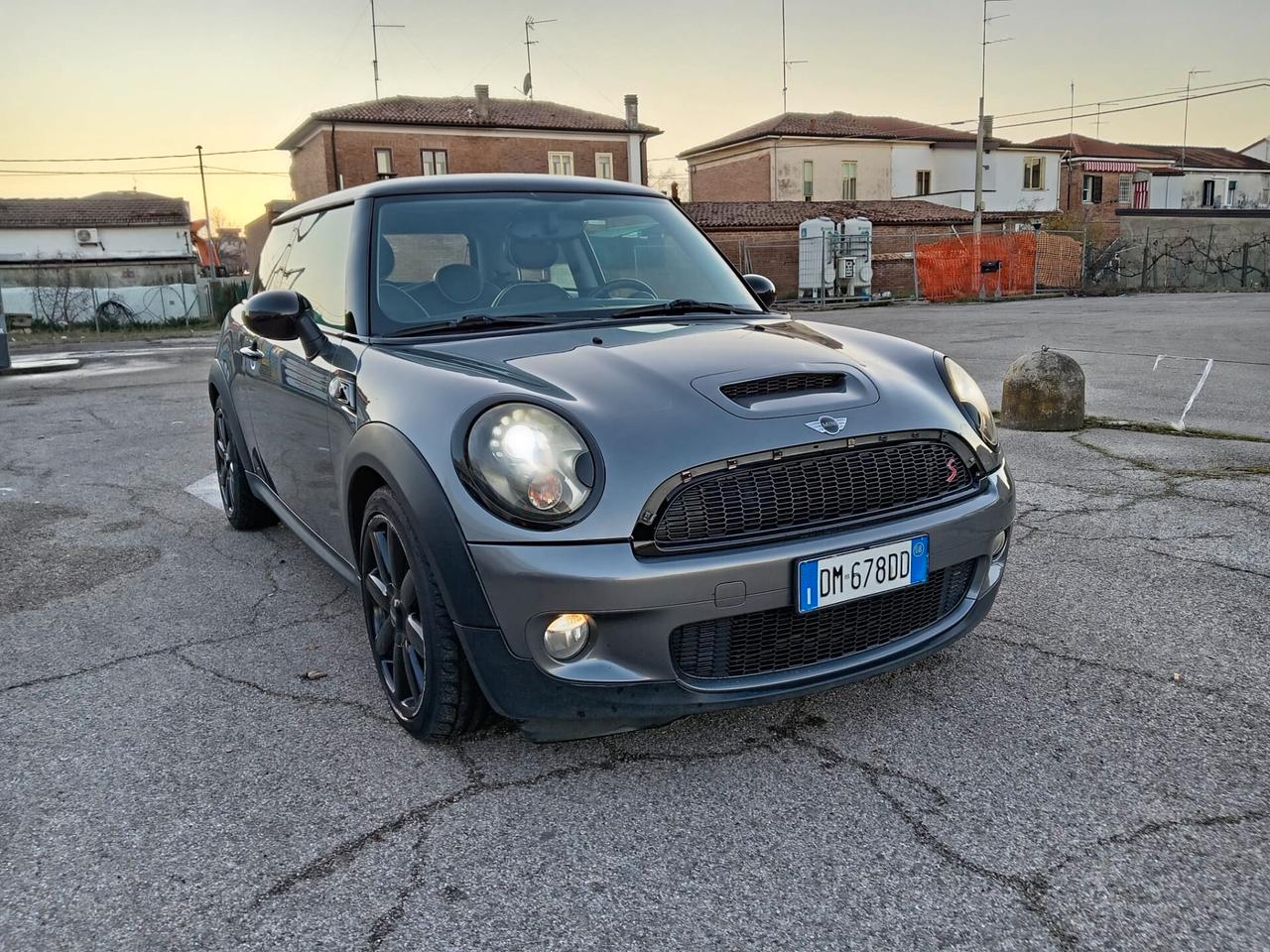 Mini 3 serie 16 V (R56)