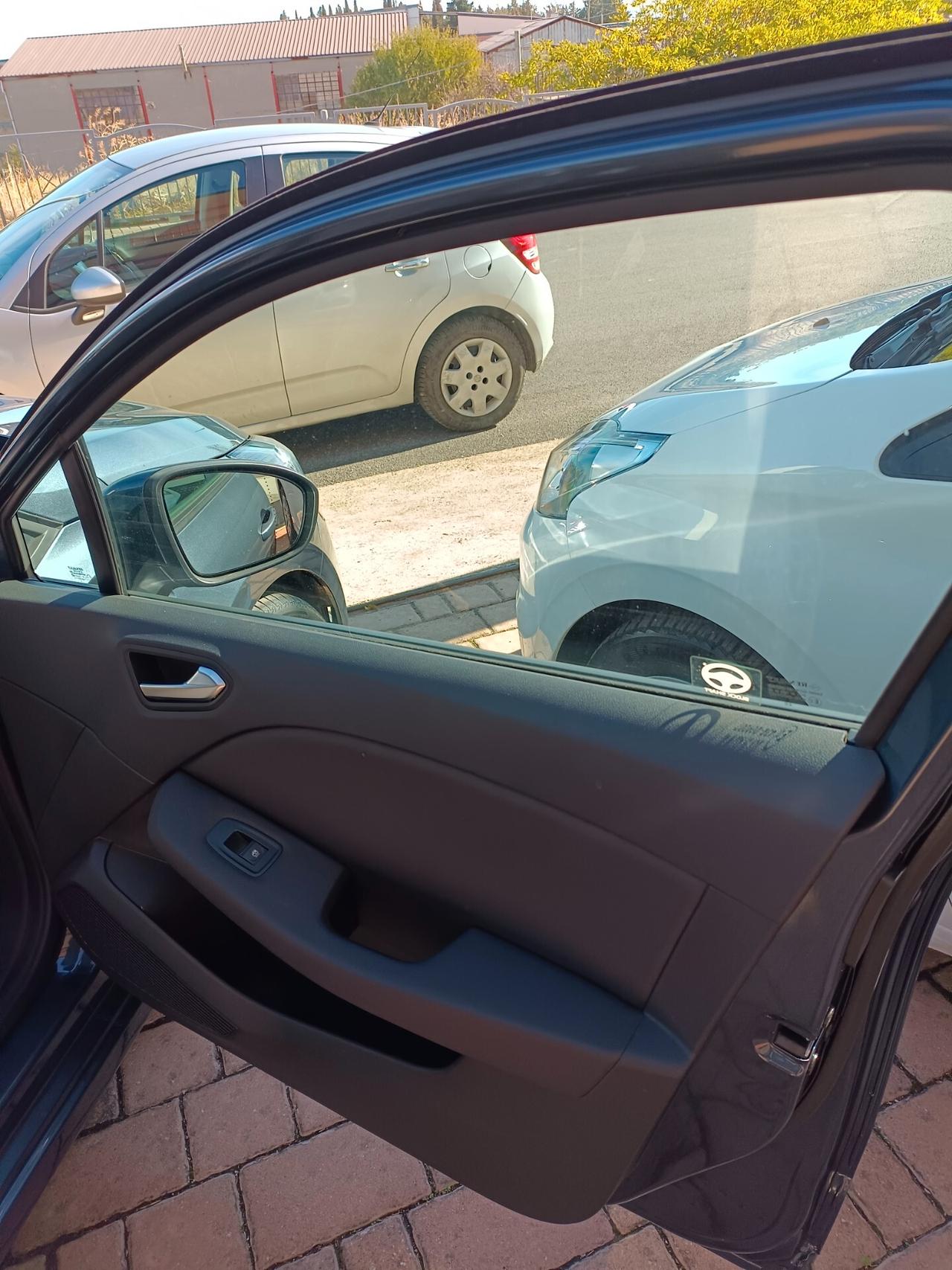 Renault Clio TCe 12V 100 CV GPL 5 porte Intens