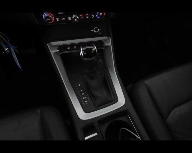 AUDI Q3 35 TDI quattro S tronic Business Advanced
