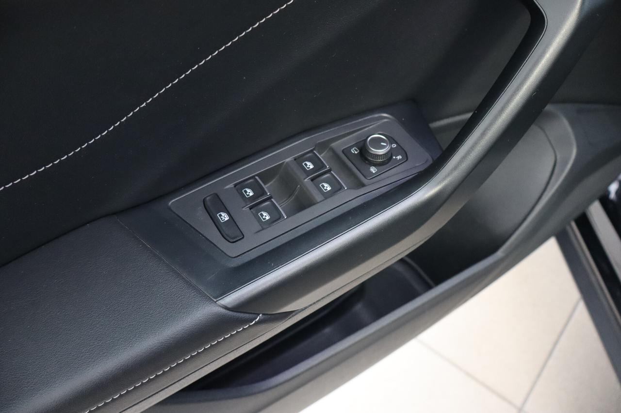 VOLKSWAGEN T-ROC 1.0 TSI 110 CV R-LINE - CONDIZIONI ECCELLENTI