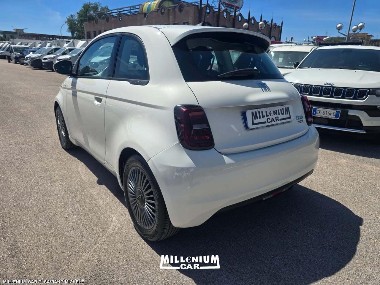 Fiat 500 500e Berlina 42 kWh La Prima