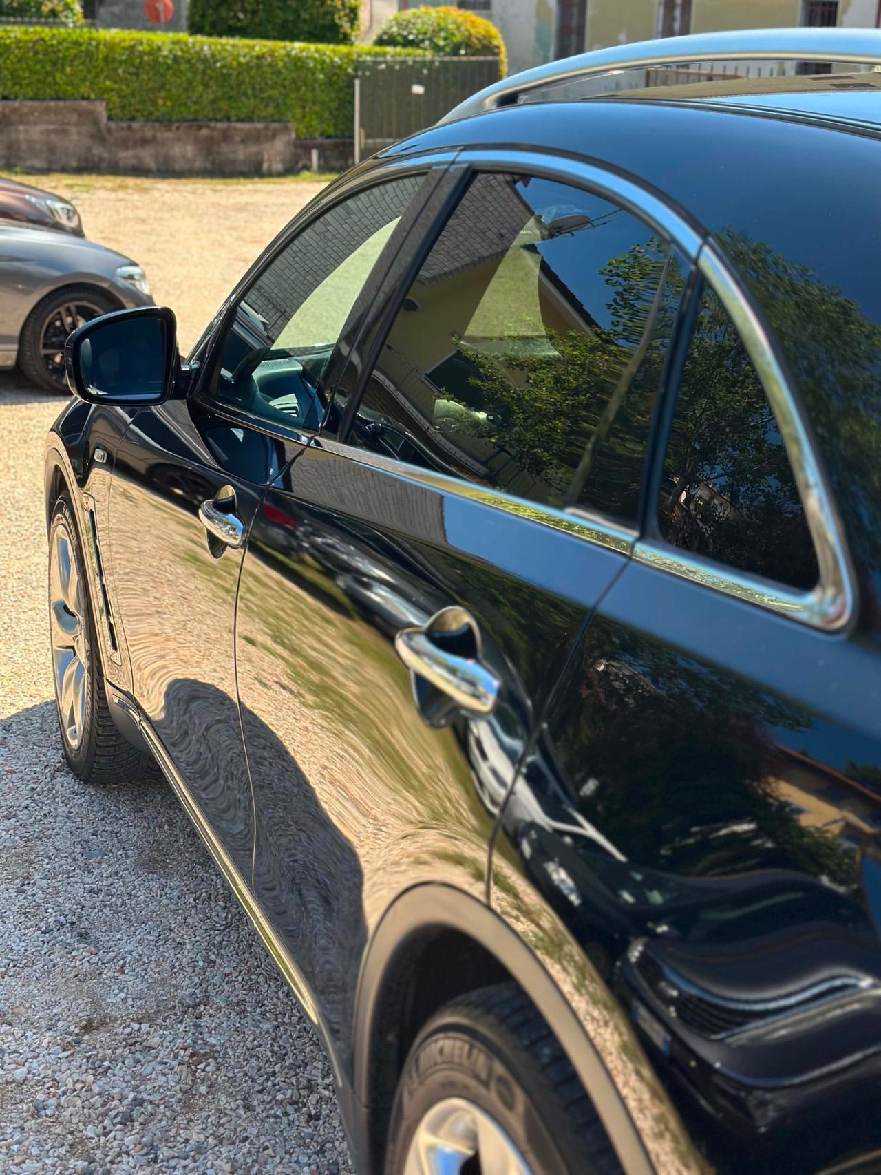 Infiniti FX30d S PREMIUM KMCERT UNICOPR GARANZ