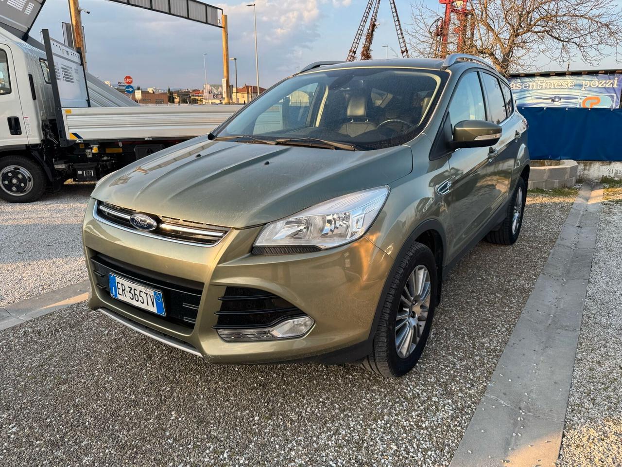 Ford Kuga 2.0 TDCi 140 CV 2WD Titanium DPF CAMBIO AUTOMATICO