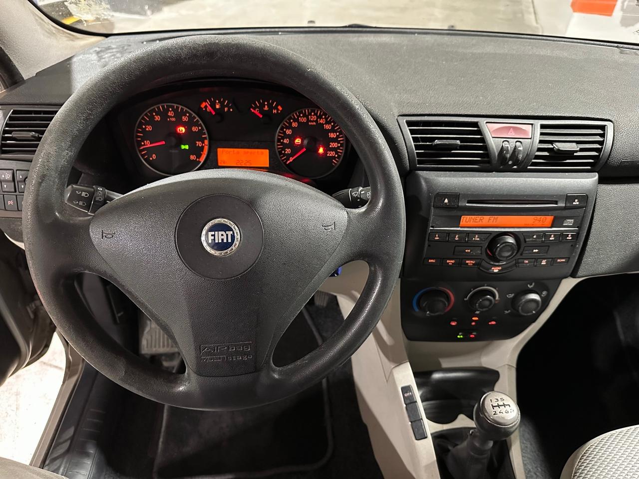 Fiat Stilo 1.6i CLIMA-UNICOPROPRIETARIO-6MARCE