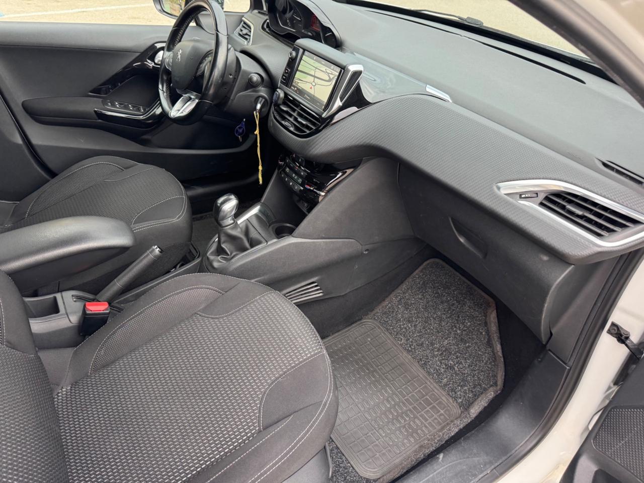 Peugeot 208 PureTech 82 5p. GPL Allure