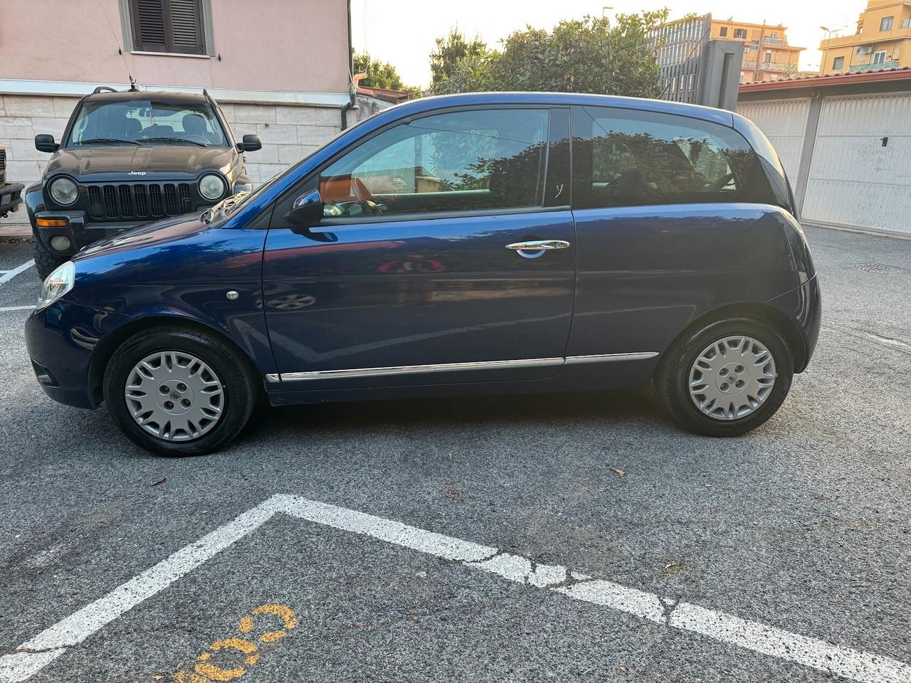 Lancia Ypsilon 1.3 MJT 90 CV Platino