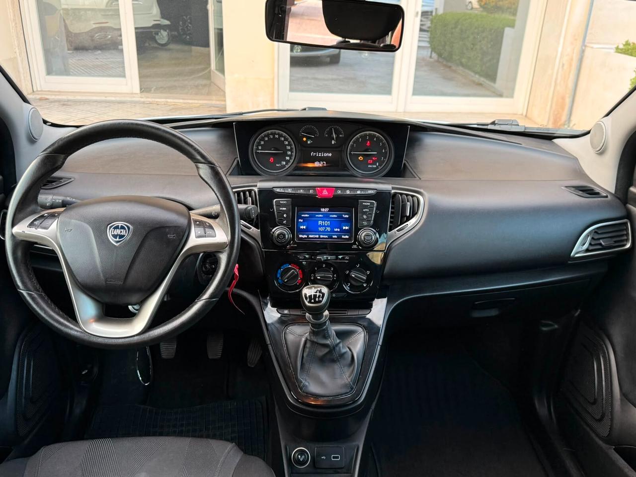 Lancia Ypsilon 1.0 FireFly 5 porte S&S Hybrid Gold