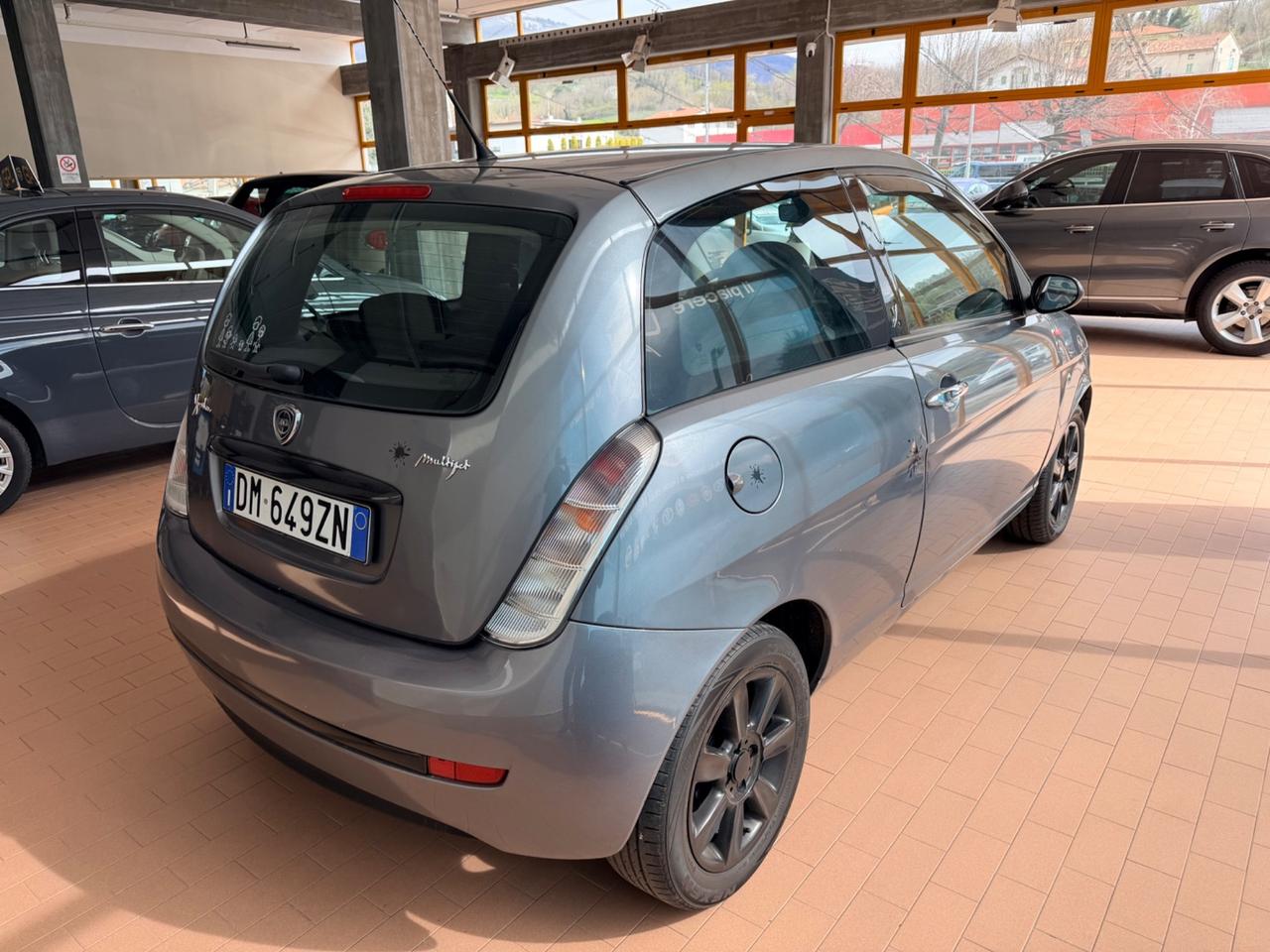 Lancia Ypsilon 1.3Mjt 75cv Neopatentati