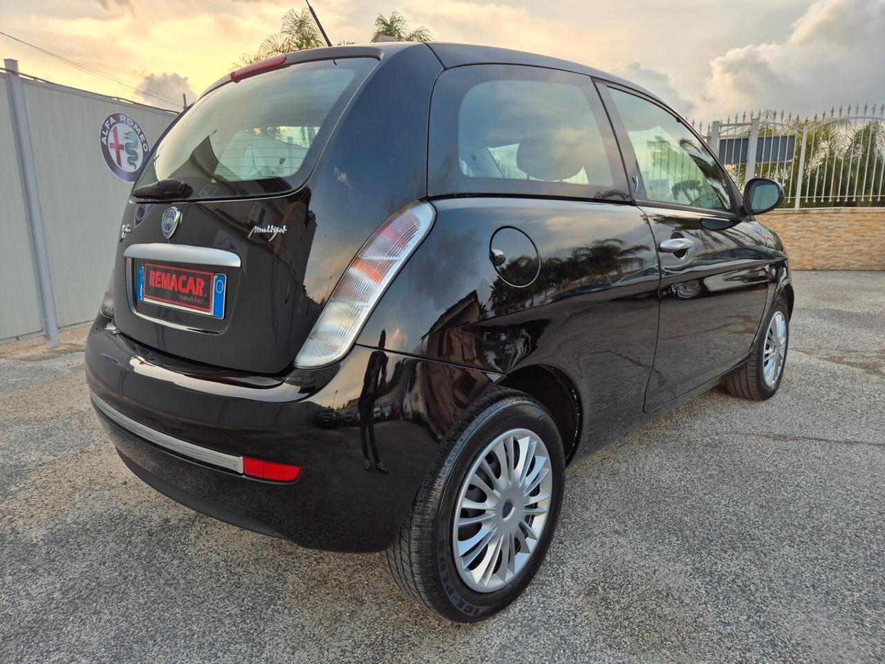 Lancia YPSILON 1.3 MJT 75 CV RESTAYLING NUOVA FULL 2010