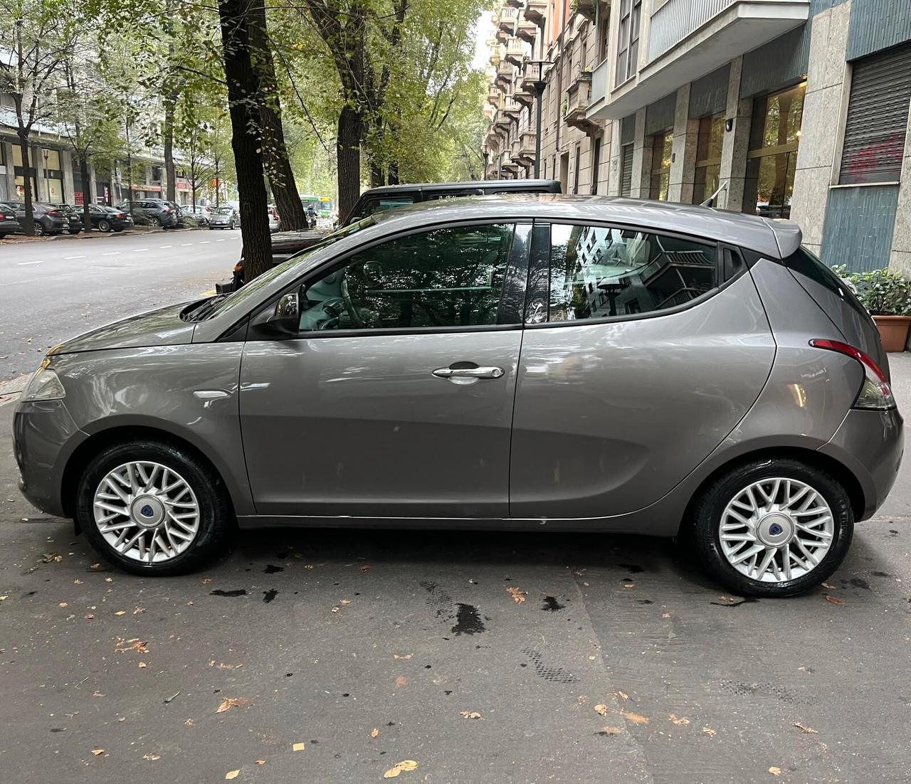 Lancia Ypsilon 1.2 69 CV 5 porte GPL Ecochic Gold