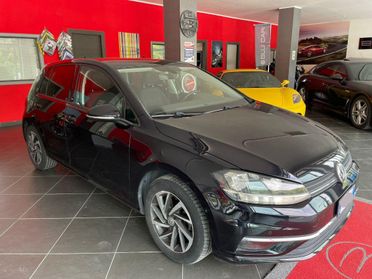VOLKSWAGEN - Golf
