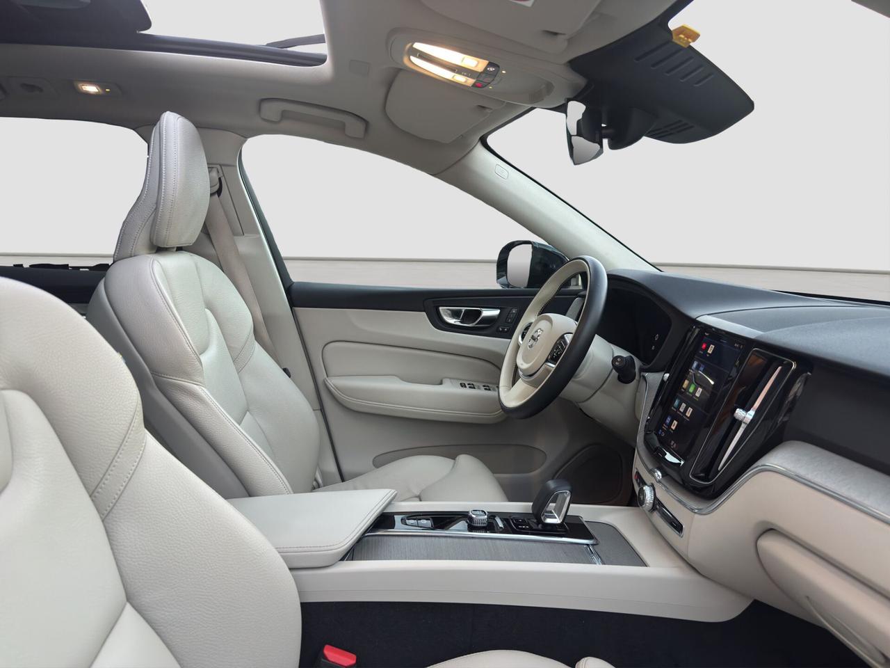 Volvo XC 60 2.0 197cv Plus Dark Tetto 2022