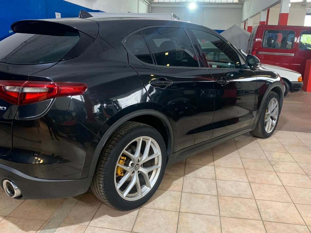 Alfa Romeo Stelvio 2.2 Turbodiesel 210 CV AT8 Q4 Executive
