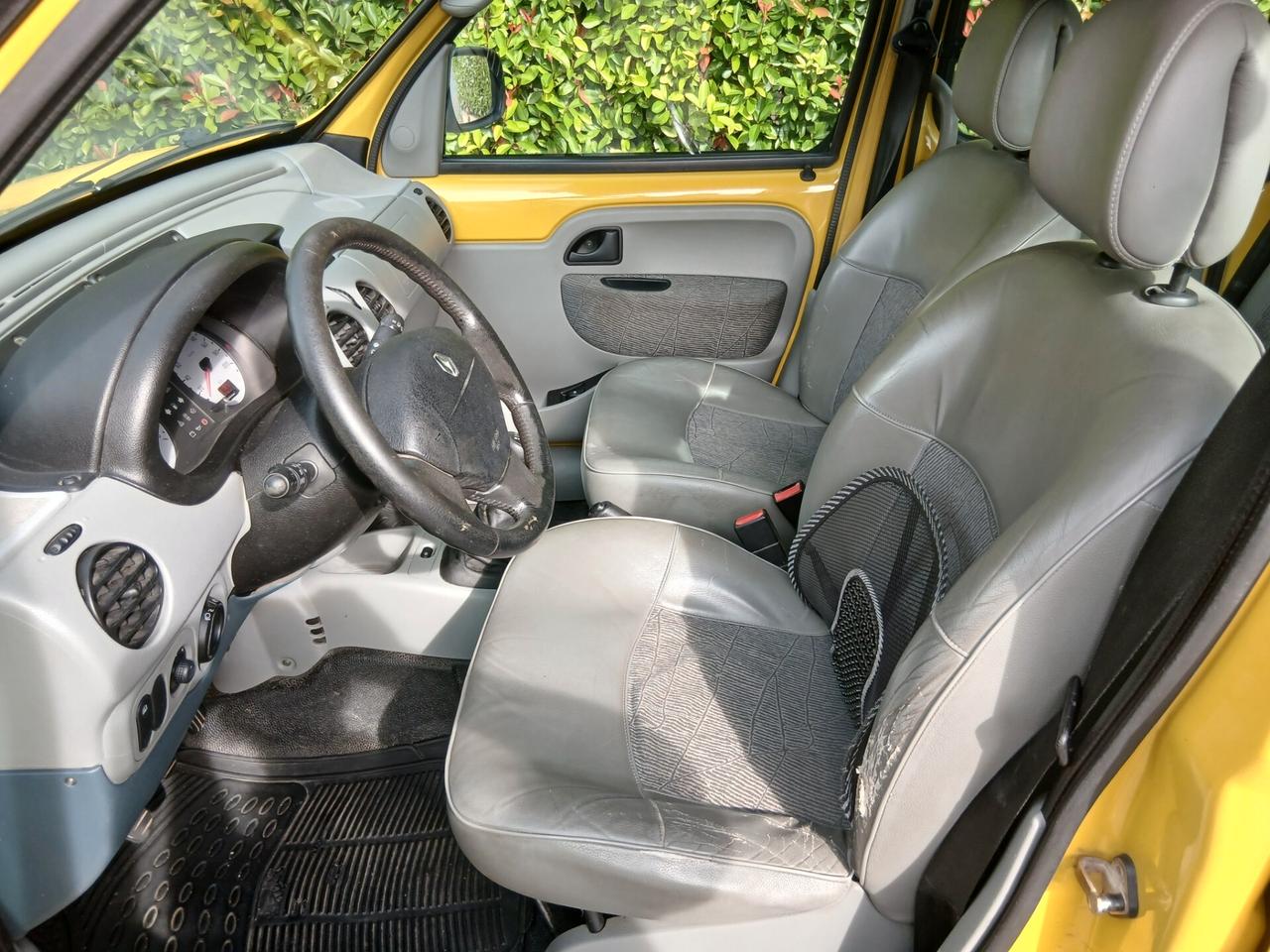 Renault Kangoo 1.9 dCi 4x4 5p. Privilège con GANCIO TRAINO