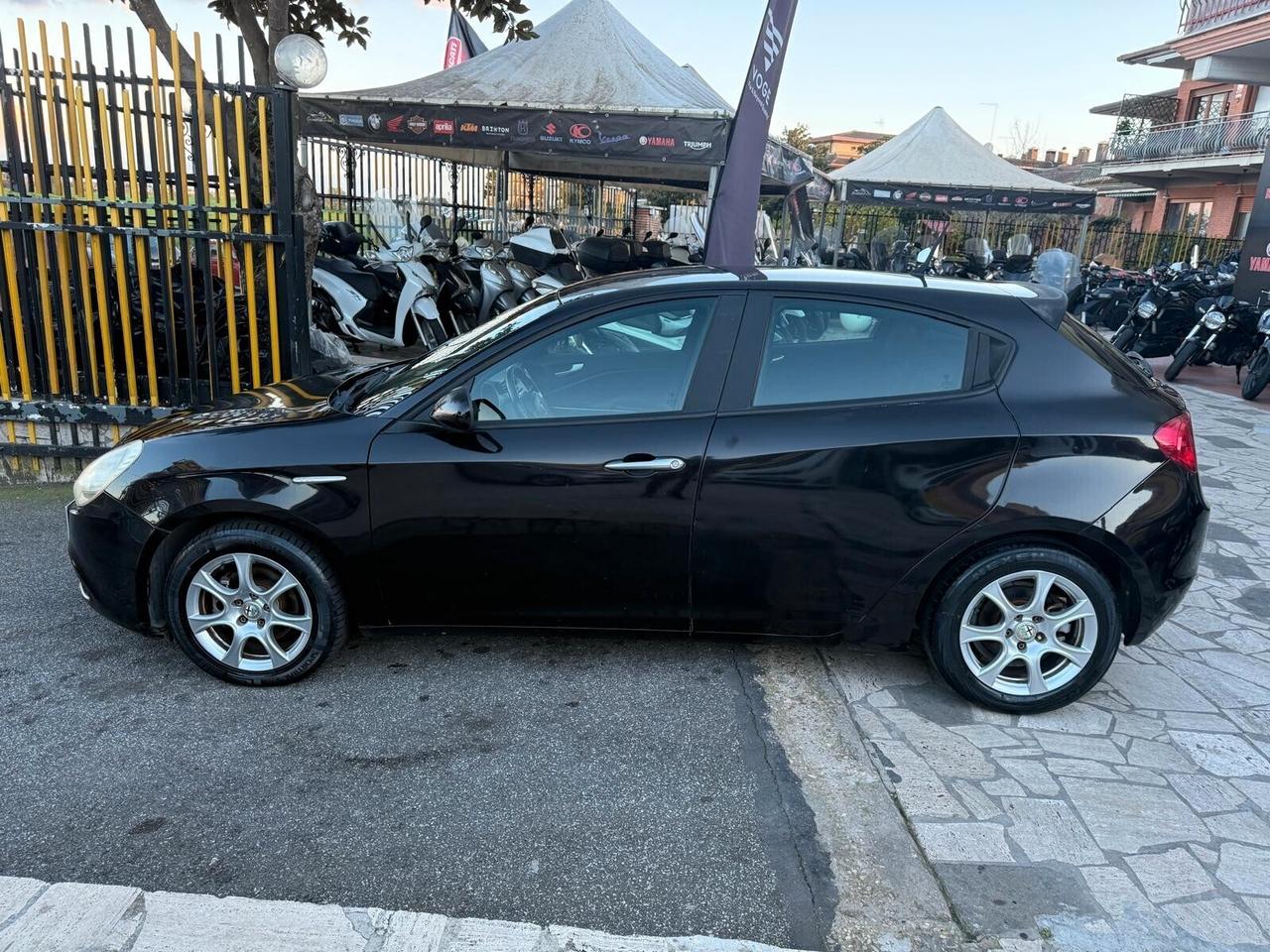 Alfa Romeo Giulietta 1.6 JTDm-2 105 CV Exclusive garanzia permute finanziamenti
