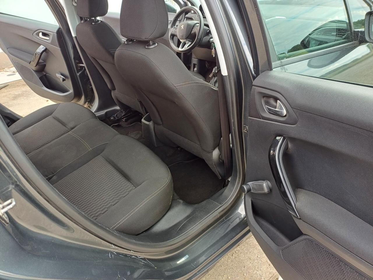 Peugeot 208 PureTech 68 5 porte Access