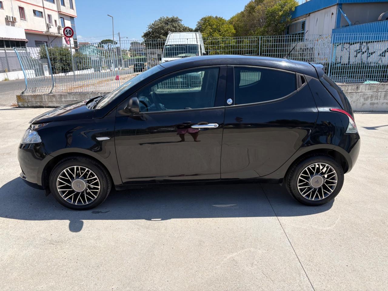 Lancia Ypsilon 1.2 69 CV 5 porte GPL Ecochic Silver