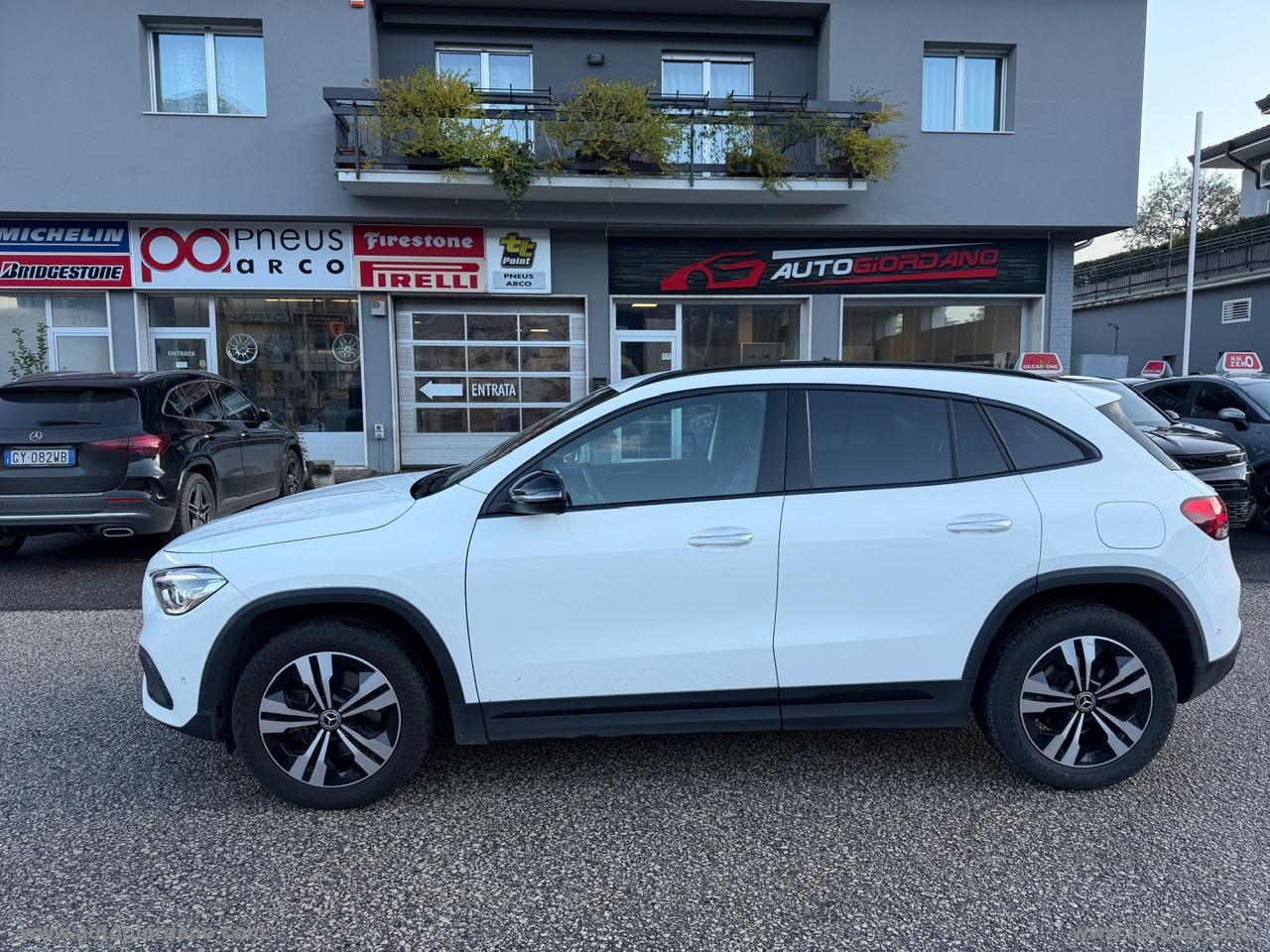 MERCEDES-BENZ GLA 200 d Automatic 4Matic Sport Plus GANCIO TRAINO VERTICALE MERCEDES