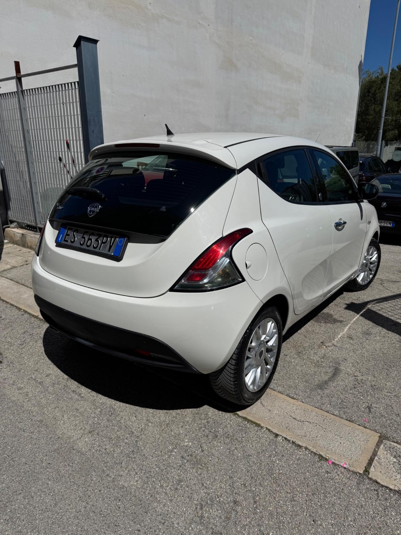 Lancia Ypsilon 1.2 69 CV 5 porte GPL Ecochic Gold