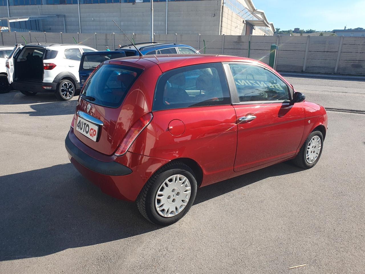 Lancia Ypsilon 1.2 benzina Neopatentati 2005