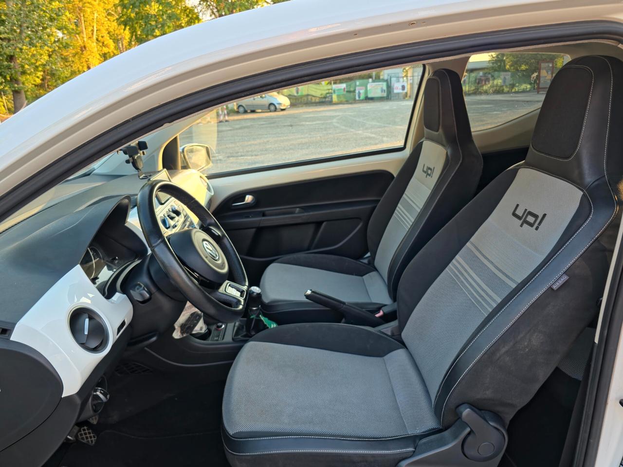 Volkswagen up! 1.0 3p. take CV-75 E5B Manuale NEO 2012