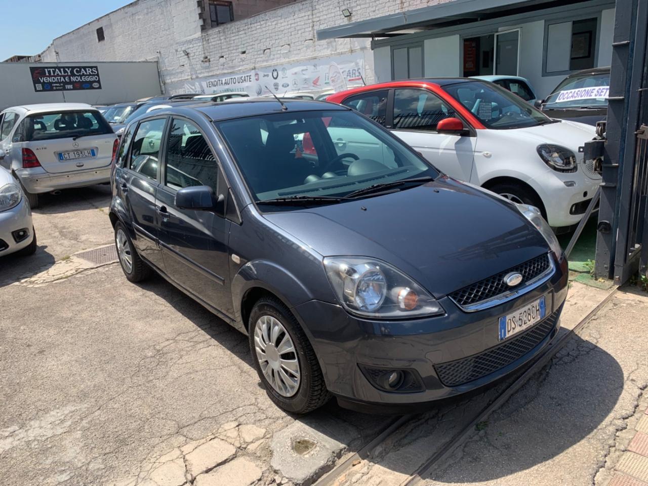 Ford Fiesta 1.4 16V 5p. Ghia