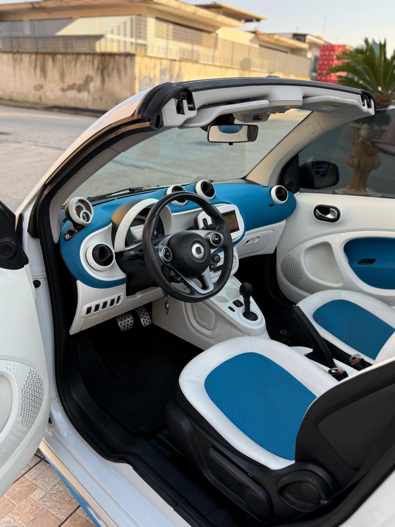 Smart ForTwo 90 0.9T twinamic cabrio Urbanrunner Proxy