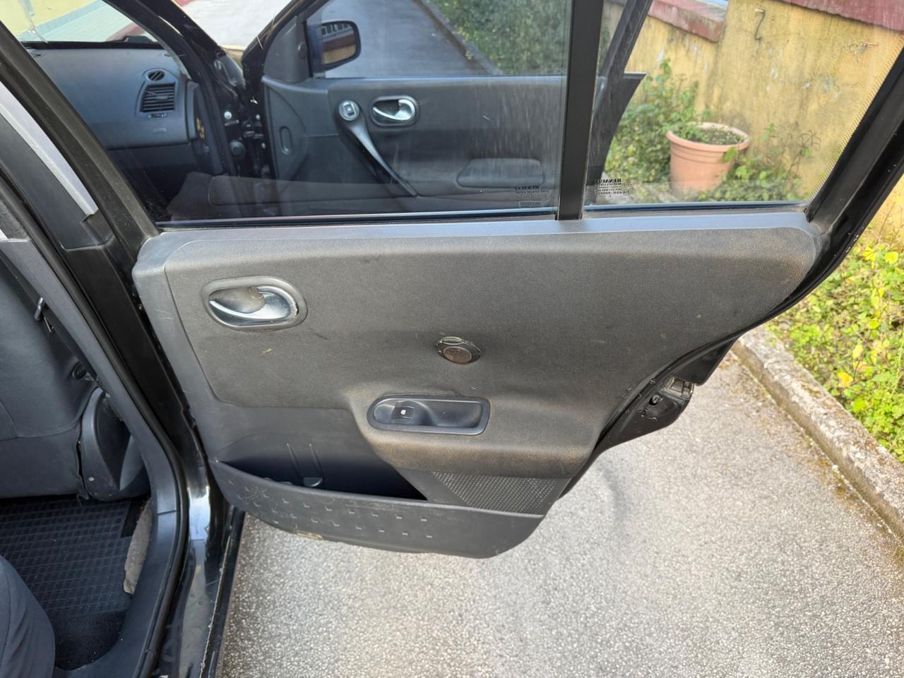 Renault Megane Mégane 1.5 dCi/82CV 5 porte Confort Authentique