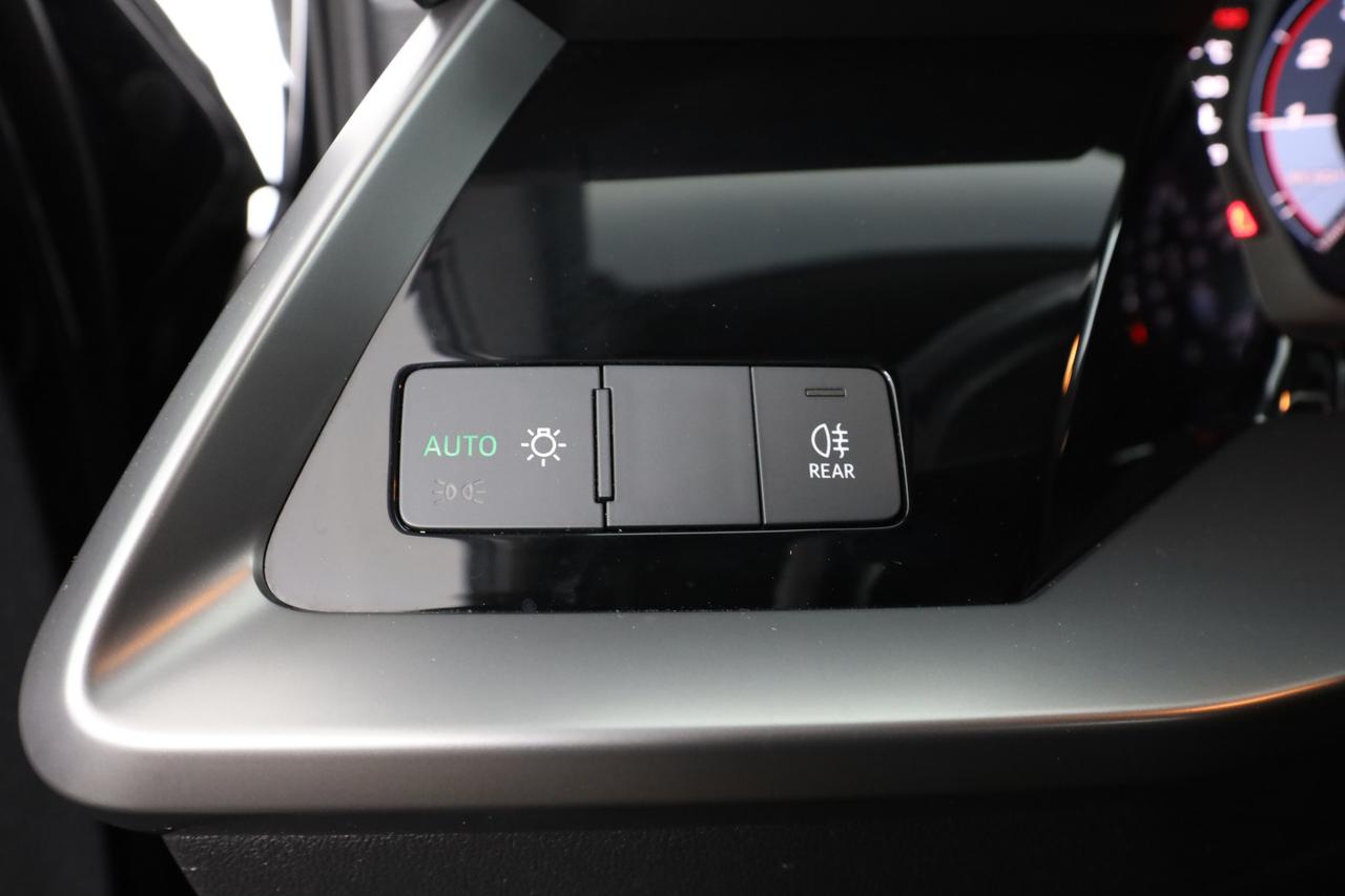 AUDI A3 4ª serie A3 SPB 30 TFSI S tronic Business