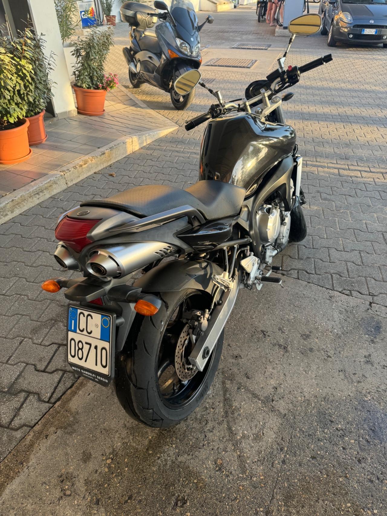 Yamaha FZ6