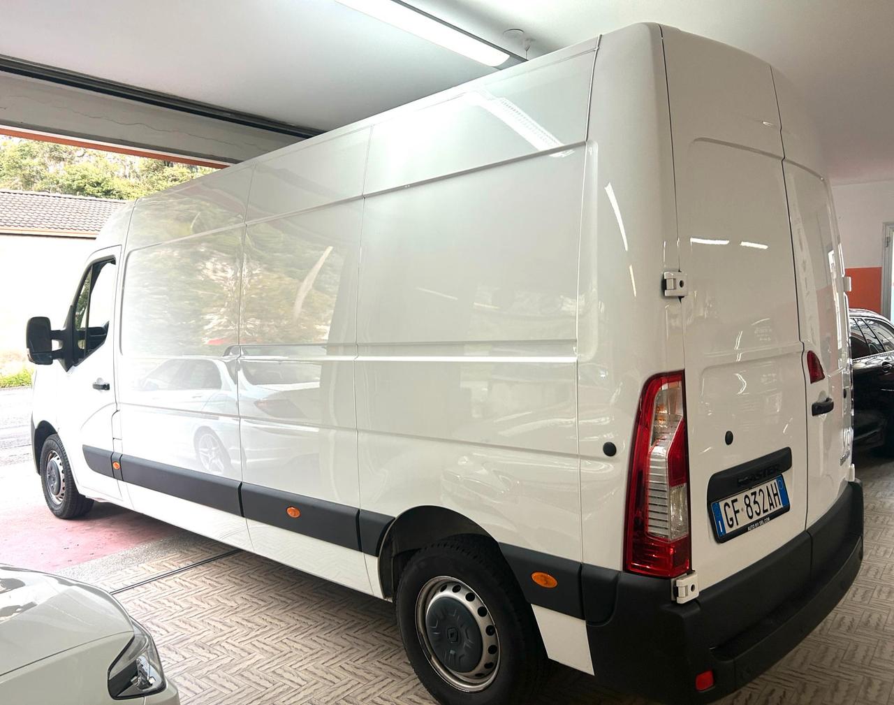 RENAULT Master master T35 2.3 dci 135cv L3H2 Ice Plus
