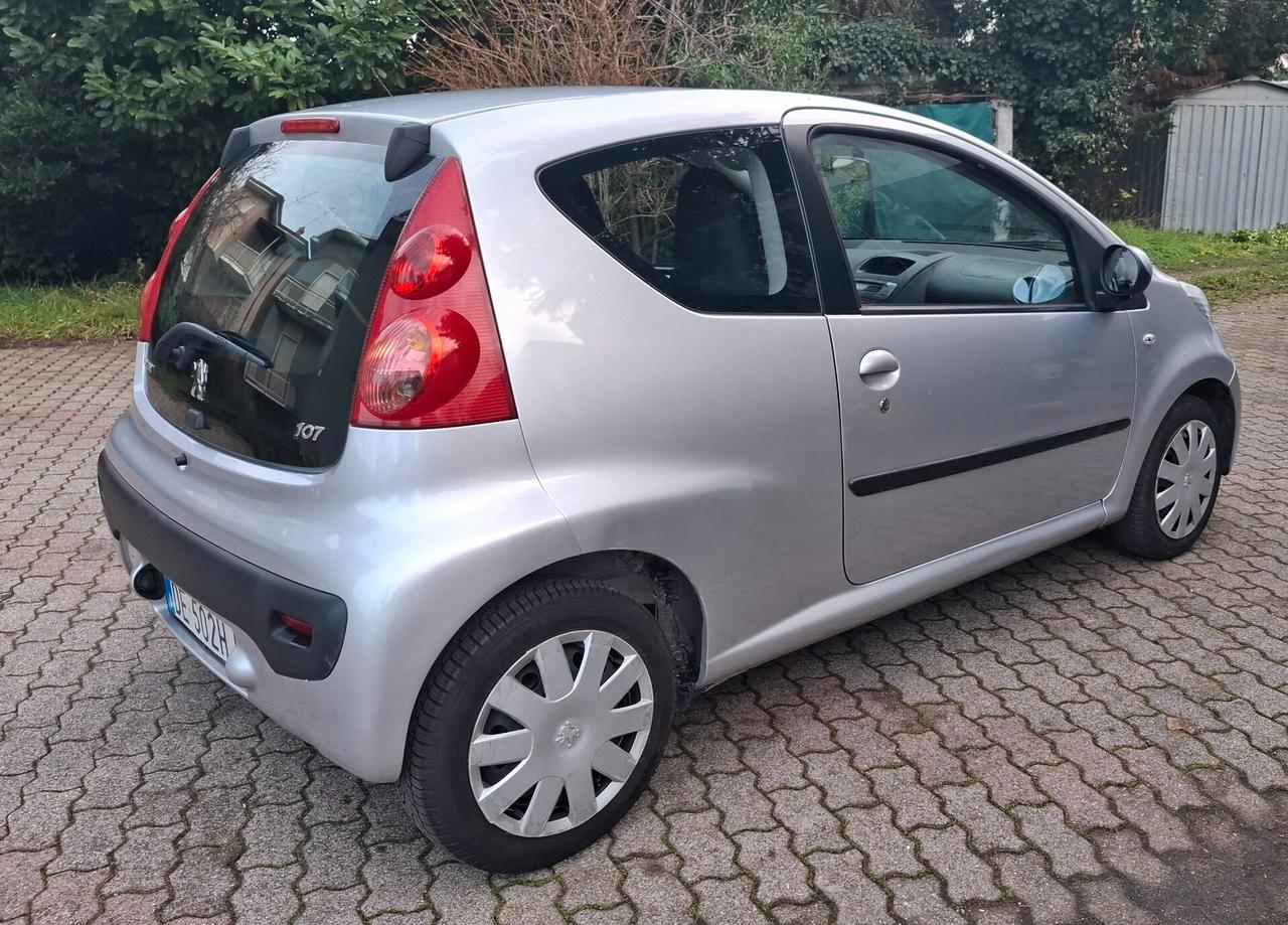 Peugeot 107 1.0 68CV 3p. Plaisir 2Tronic