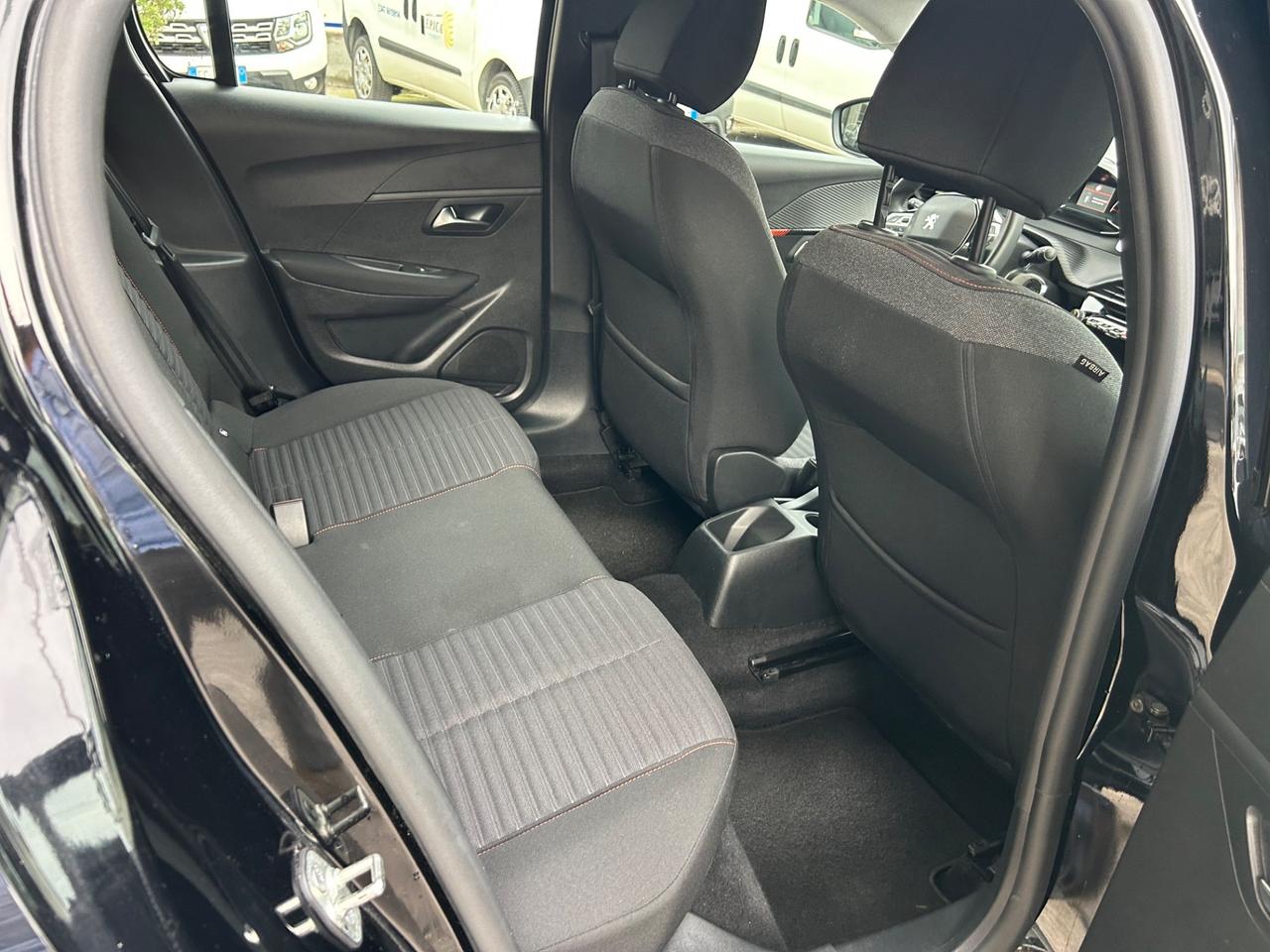 Peugeot 208 1.2 75 CV ( 30.000 KM) PARI AL NUOVO!!!