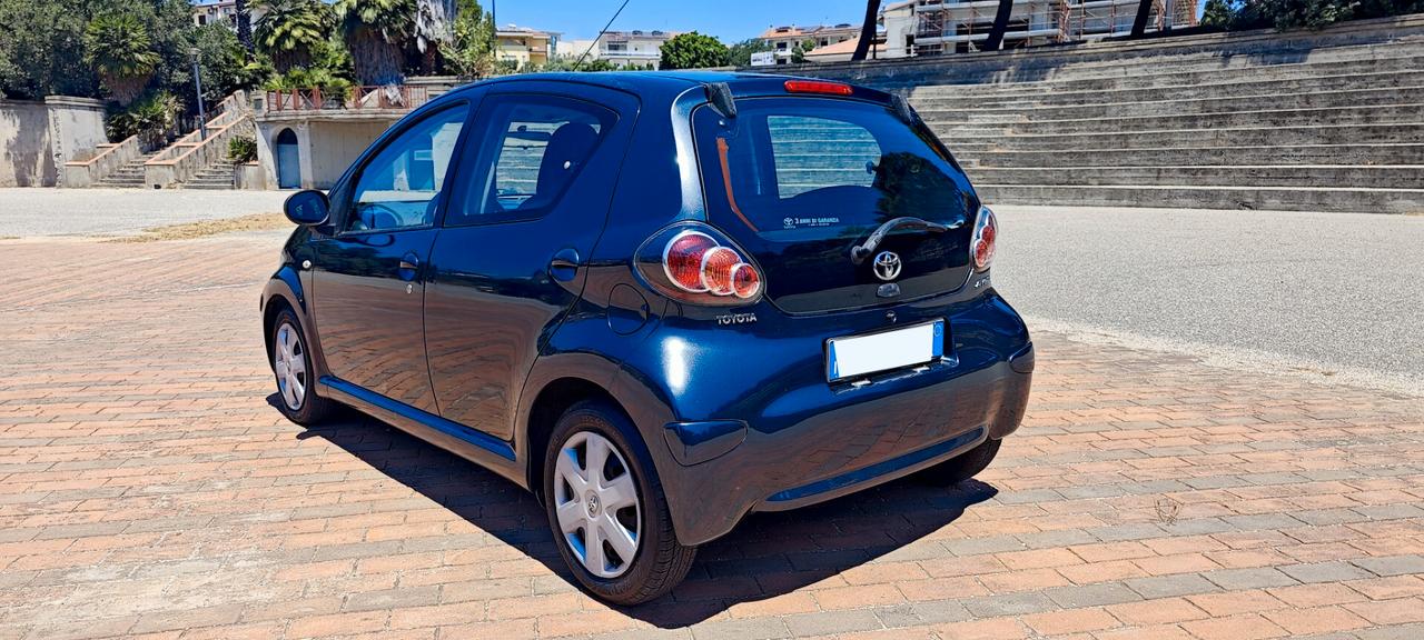 Toyota Aygo 1.0 12V VVT-i 5 porte Deep Ocean Connect