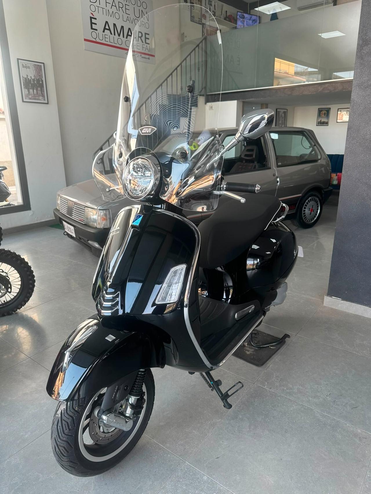 Piaggio Vespa 310 GTS hpe