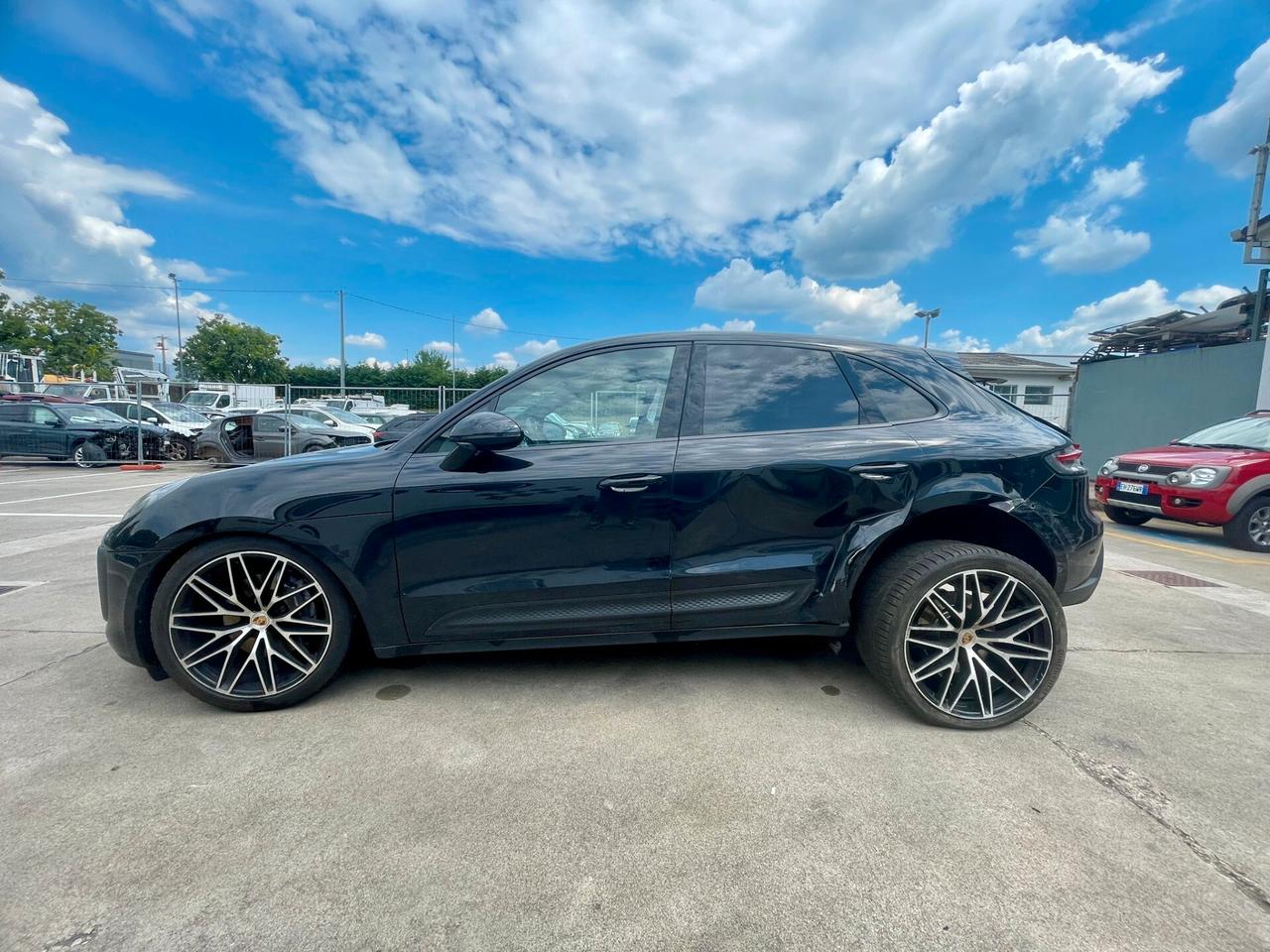 Porsche Macan 2.0 *** VEICOLO SINISTRATO VA IN MOTO ***