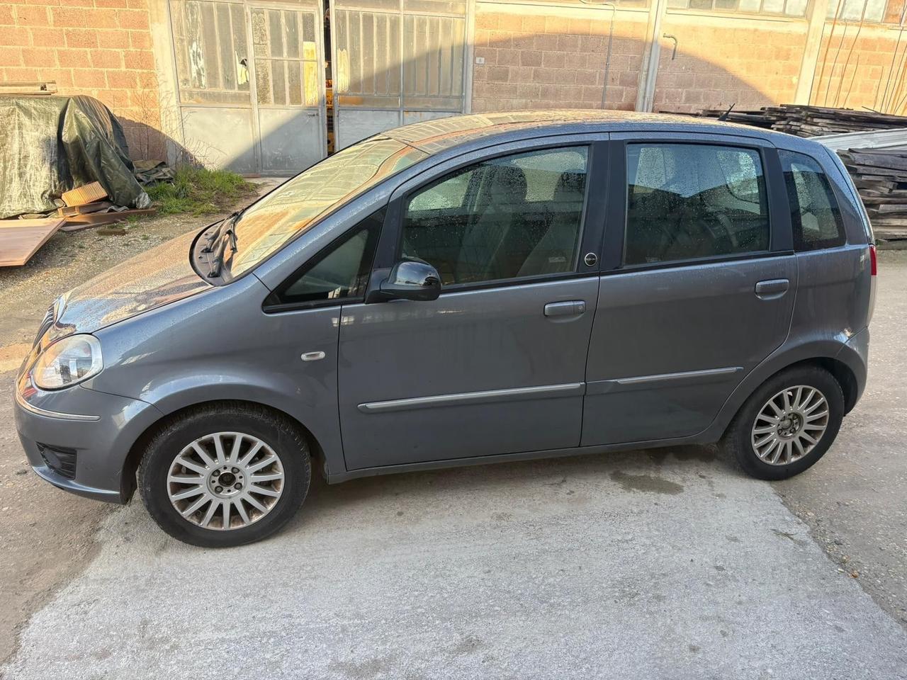 Lancia MUSA 1.4 8V Ecochic (GPL) Gold 2012 207.000 KM