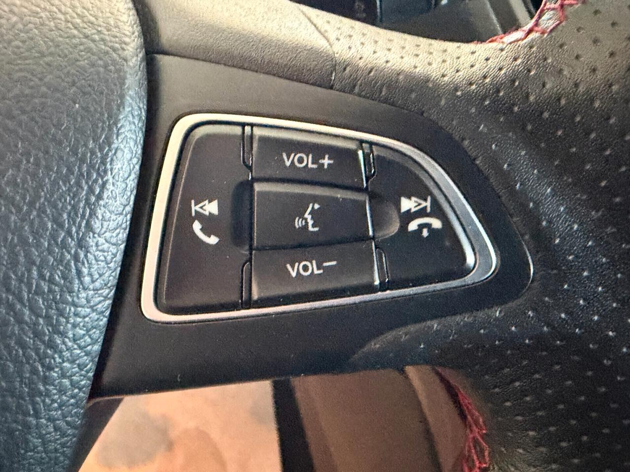 Ford Kuga 2WD 2.0 TDCI 120 cv. ST LINE