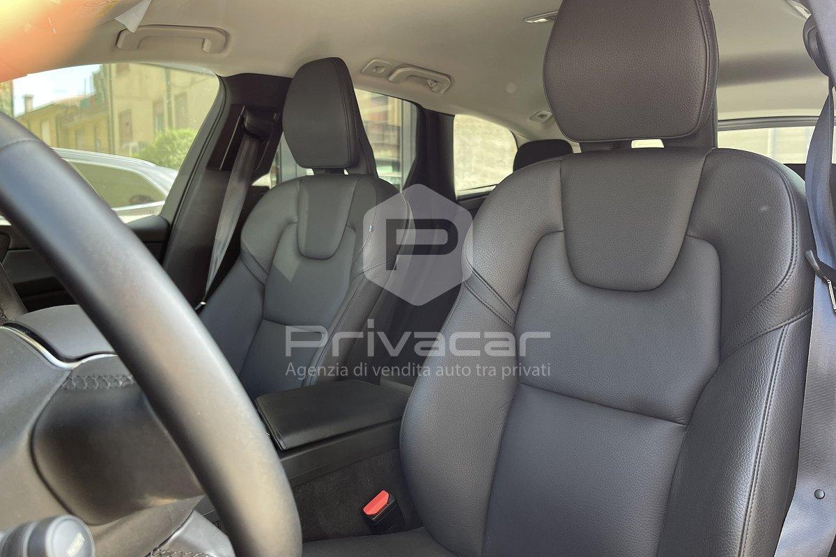 VOLVO XC60 B4 (d) AWD automatico Plus Bright