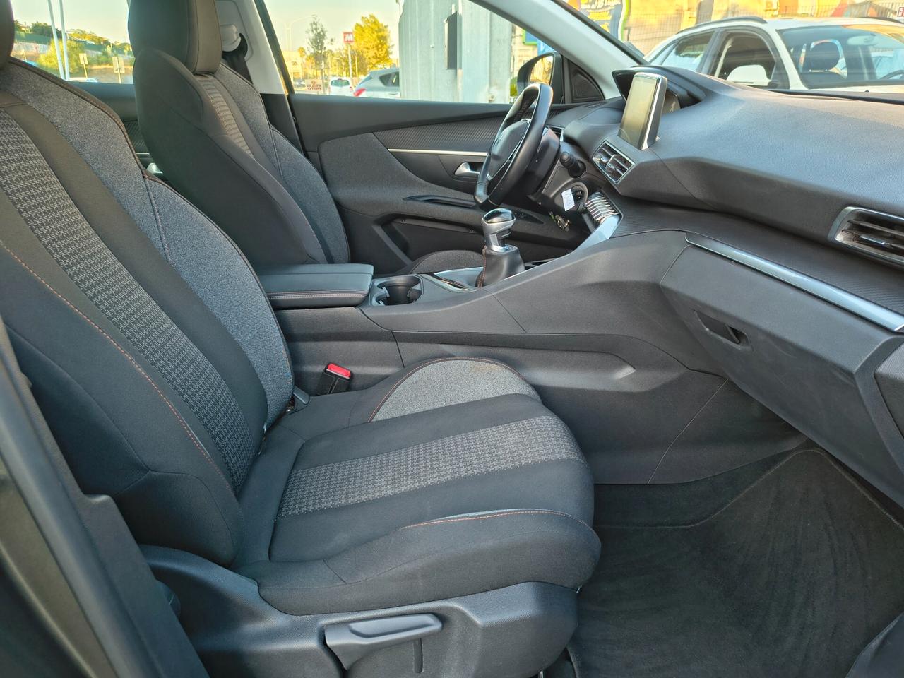 PEUGEOT 3008 1.5 DIESEL SOLO 94.000 KM ANNO 2019