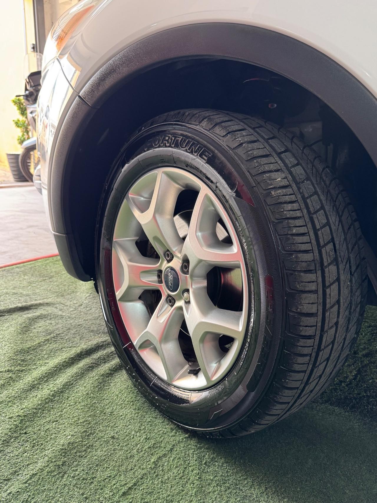 Ford Kuga Kuga+ 2.0 TDCi 140 CV 2WD DPF