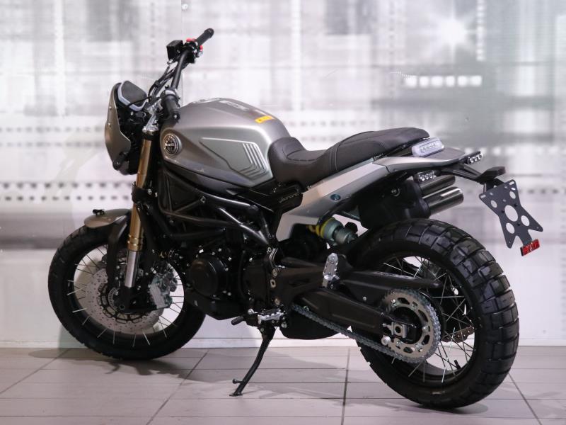 Benelli Leoncino Trail 800
